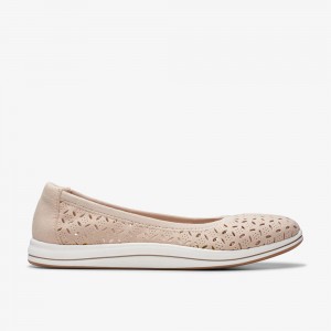 Beige Clarks Women's Breeze Roam Slip On Shoes | 501HRIYOA