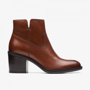 Brown Clarks Women's Valvestino Lo Boots | 408JQYVPH