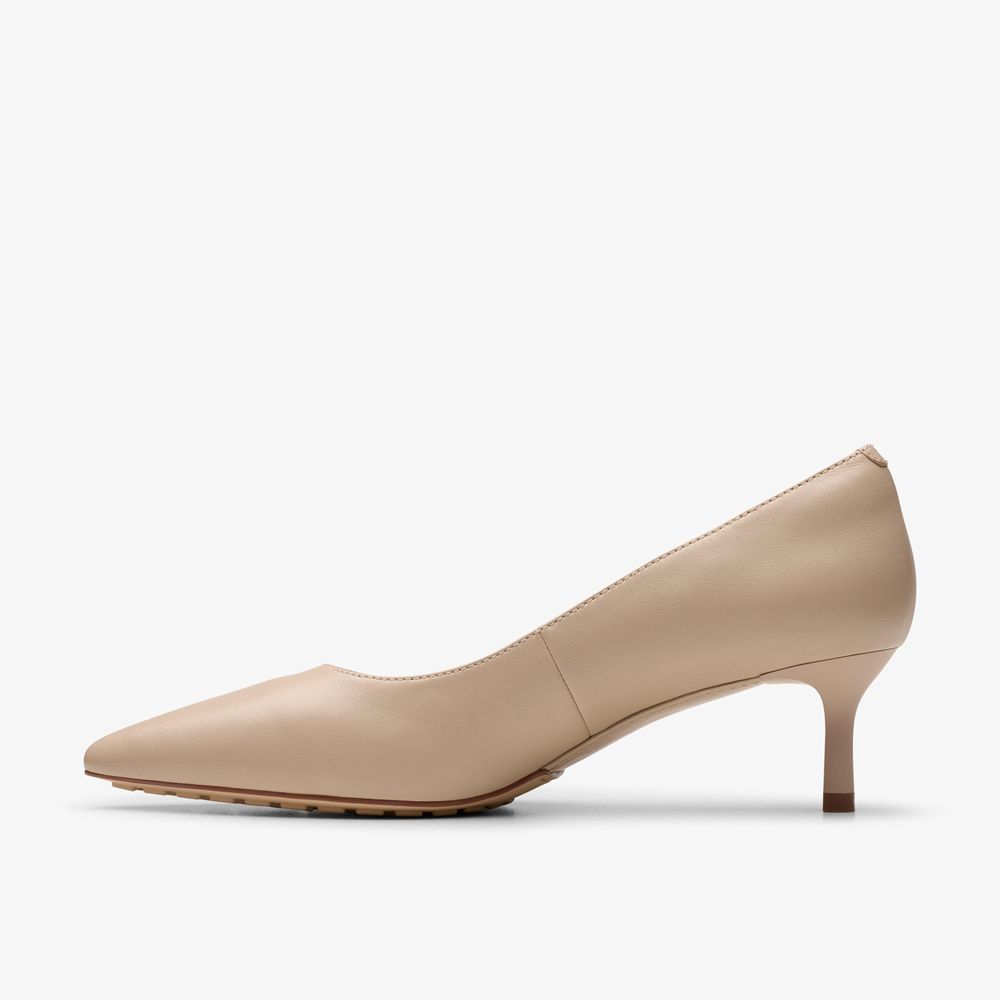 Beige Clarks Women's Adela Court Pumps | 307OPZGIM