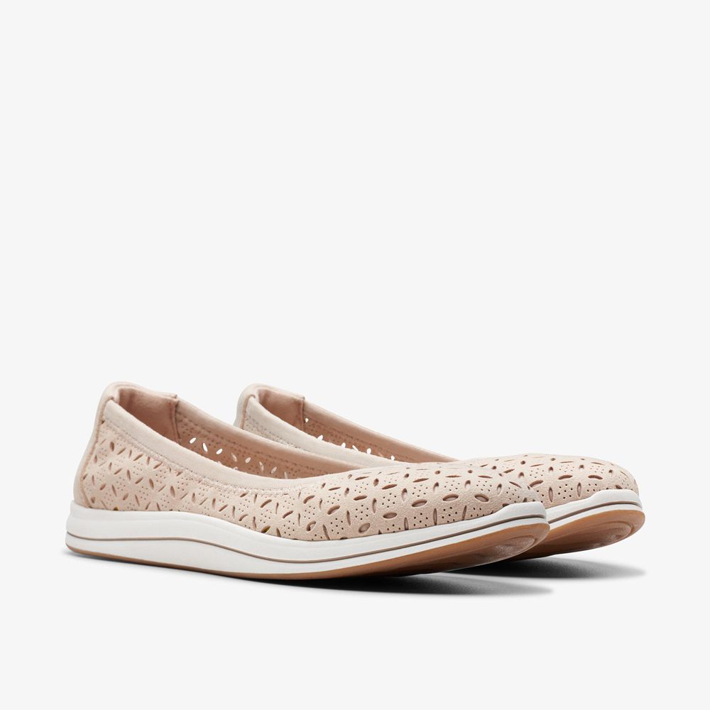 Beige Clarks Women's Breeze Roam Slip On Shoes | 501HRIYOA