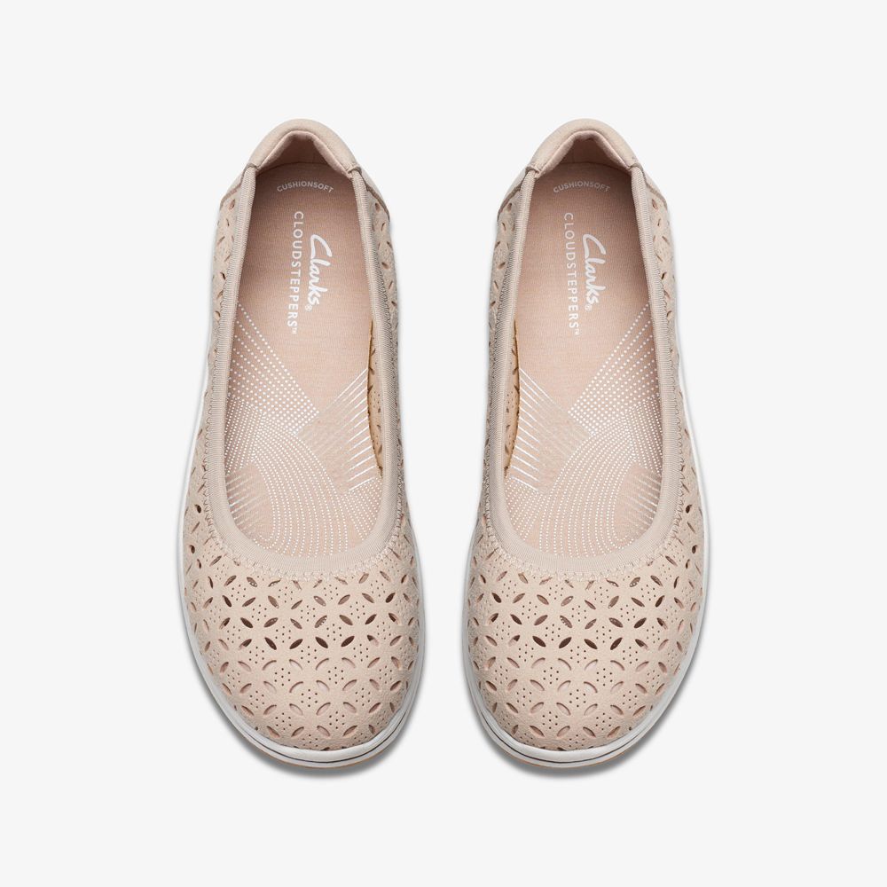 Beige Clarks Women's Breeze Roam Slip On Shoes | 501HRIYOA