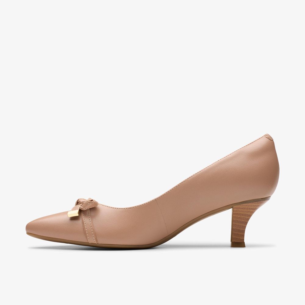 Beige Clarks Women's Kepley Holly Pumps | 264YCOSIF