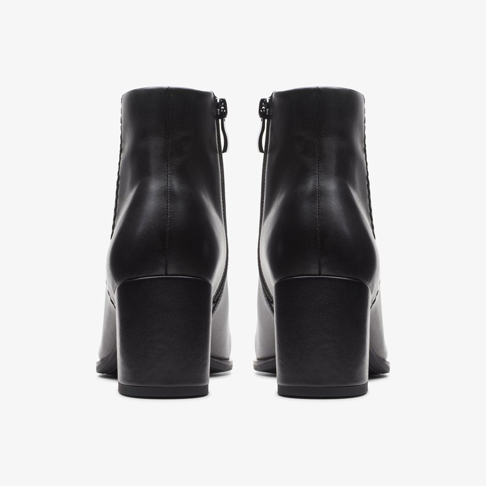 Black Clarks Women's Freva 55 Zip Boots | 841SFEOJW