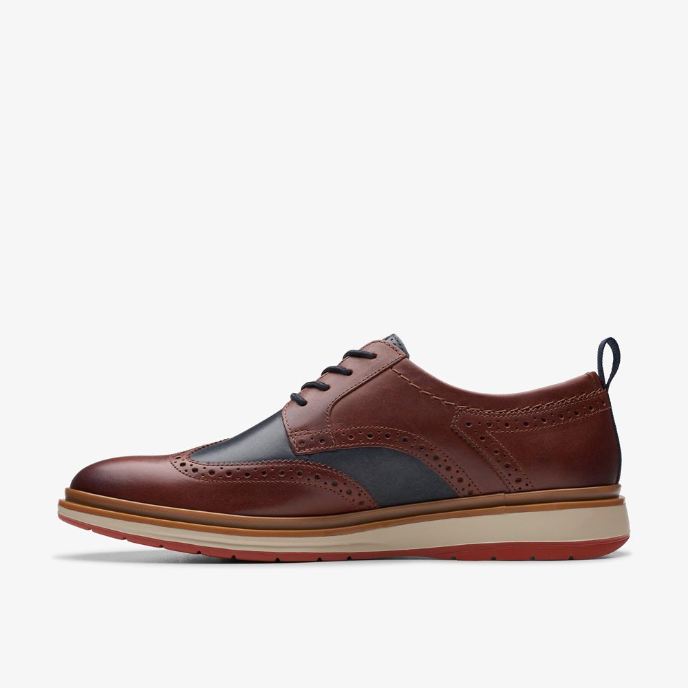 Brown Clarks Men's Chantry Wing Oxfords | 564MEPULW