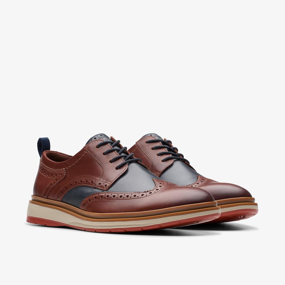 Brown Clarks Men's Chantry Wing Oxfords | 564MEPULW