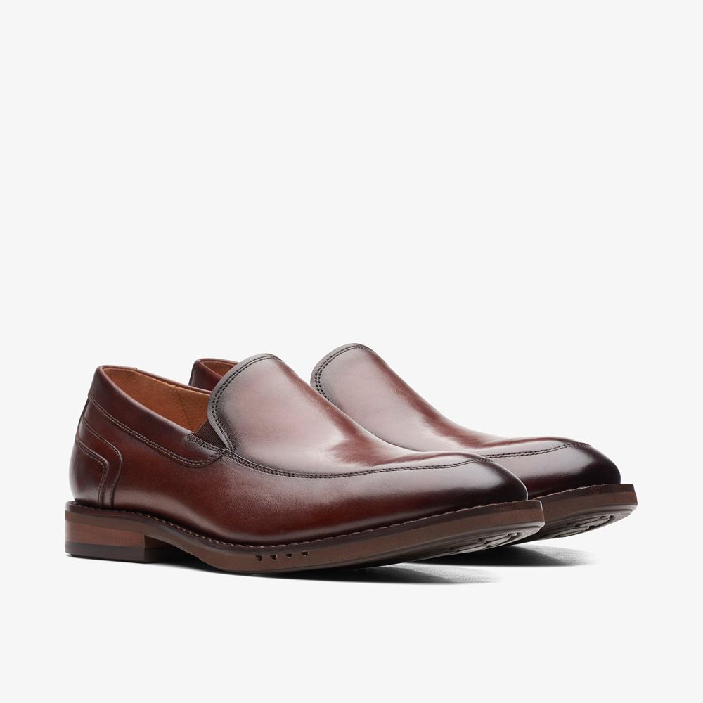 Brown Clarks Men's Un Hugh Step Loafers | 021NISVEK