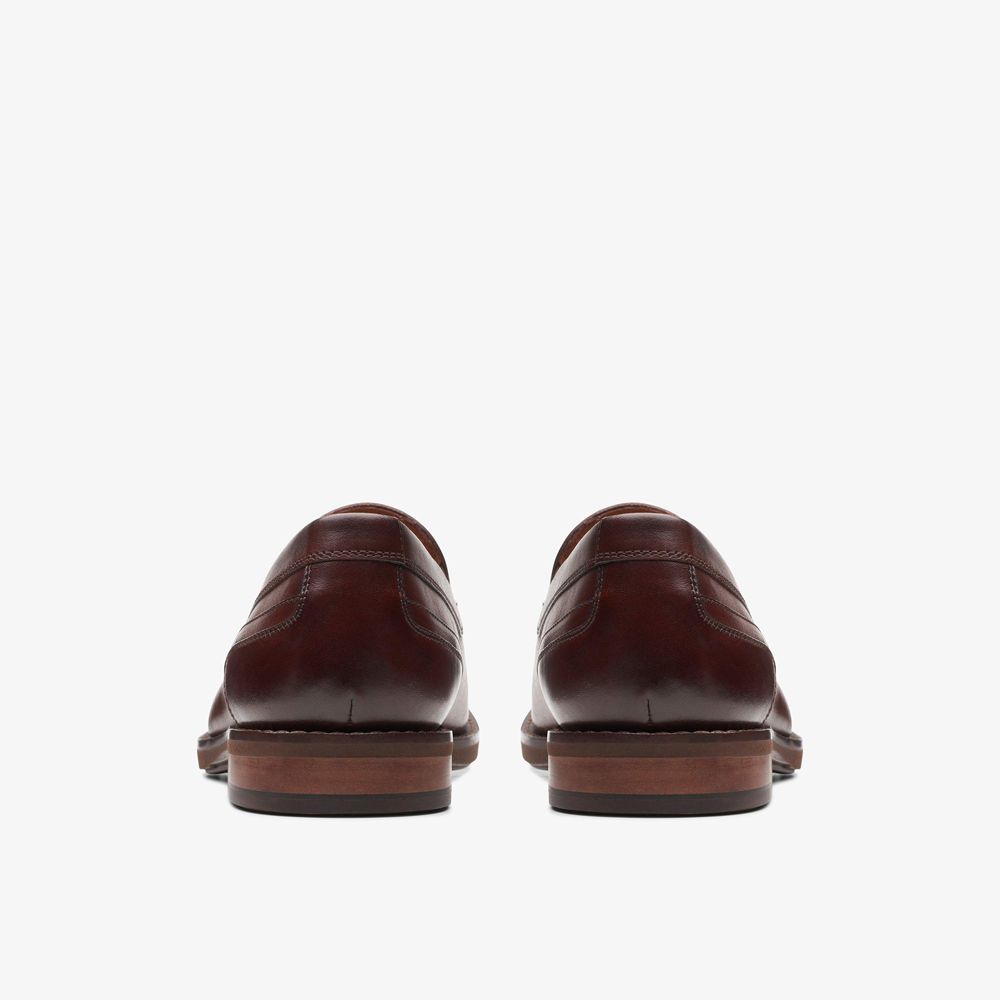 Brown Clarks Men's Un Hugh Step Loafers | 021NISVEK