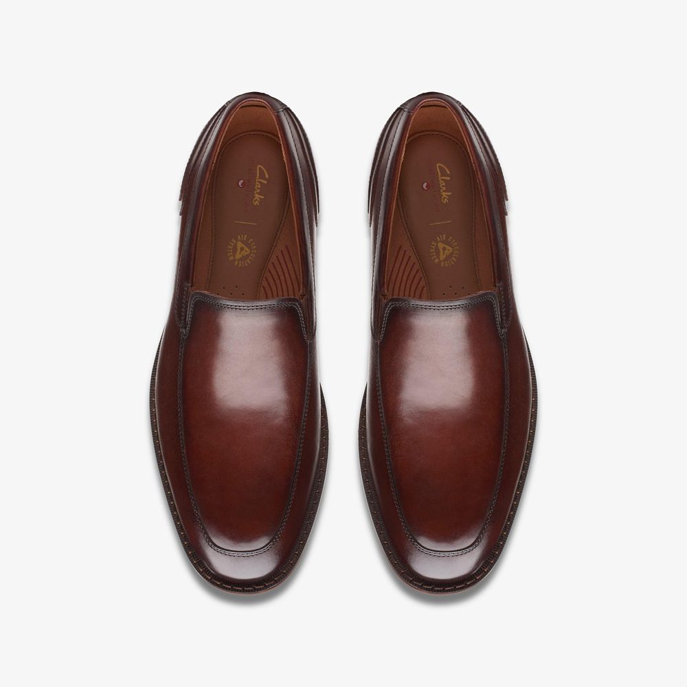 Brown Clarks Men's Un Hugh Step Loafers | 021NISVEK