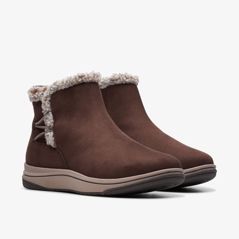 Brown Clarks Women's Breeze Fur Boots | 395CFDEJI