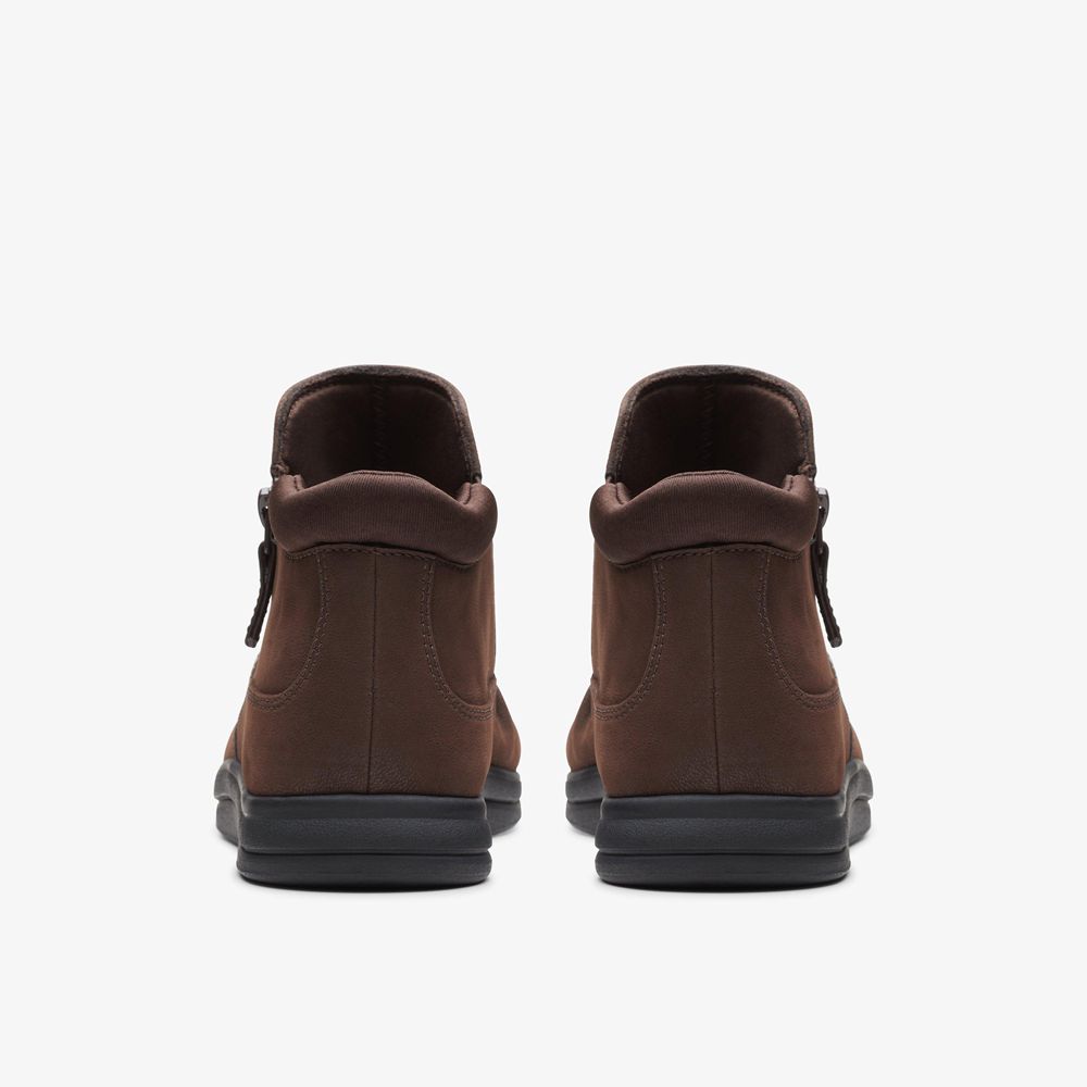 Brown Clarks Women's Breeze Range Boots | 362UMBETL