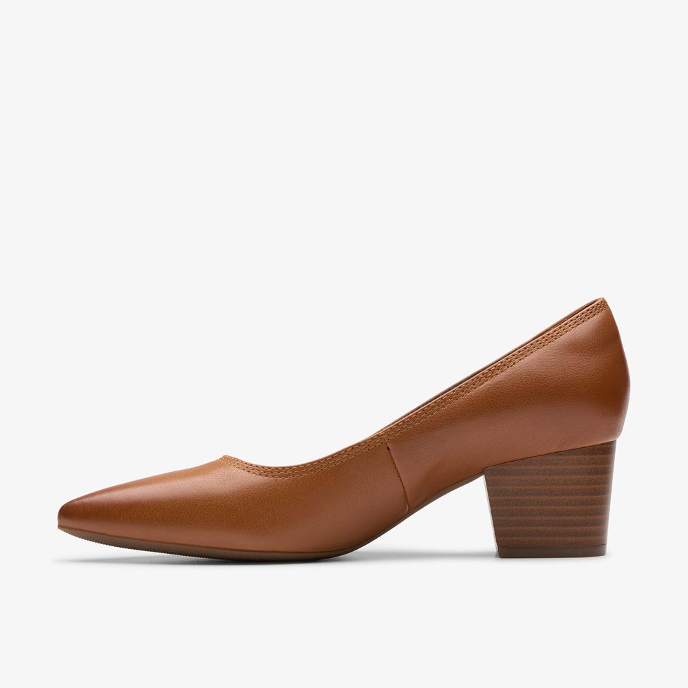 Brown Clarks Women's Ellanie Hope Pumps | 035KLTDHE