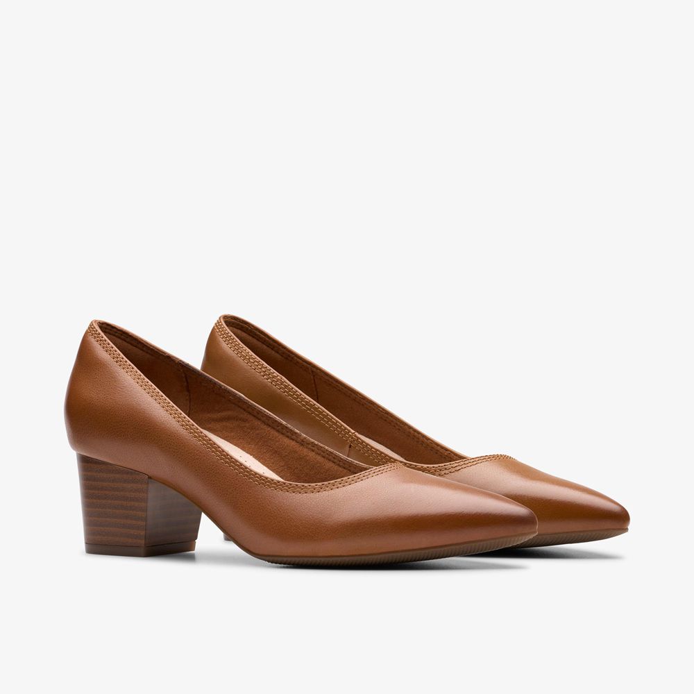 Brown Clarks Women's Ellanie Hope Pumps | 035KLTDHE