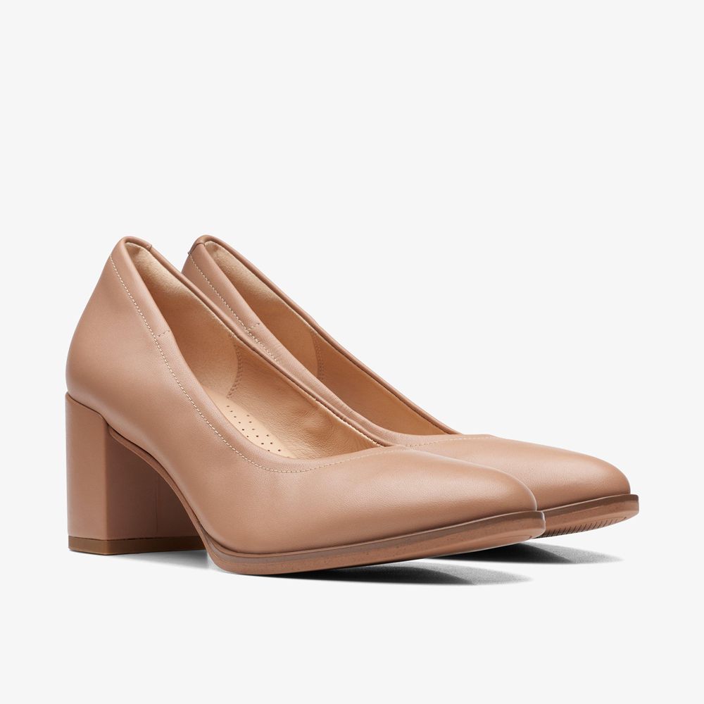 Brown Clarks Women's Freva 55 Court Pumps | 193PJAKSN