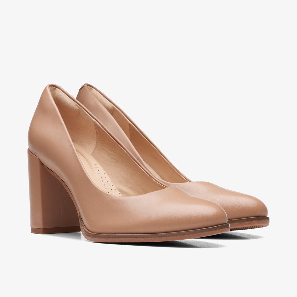 Brown Clarks Women's Freva 85 Court Pumps | 240WGNCOL