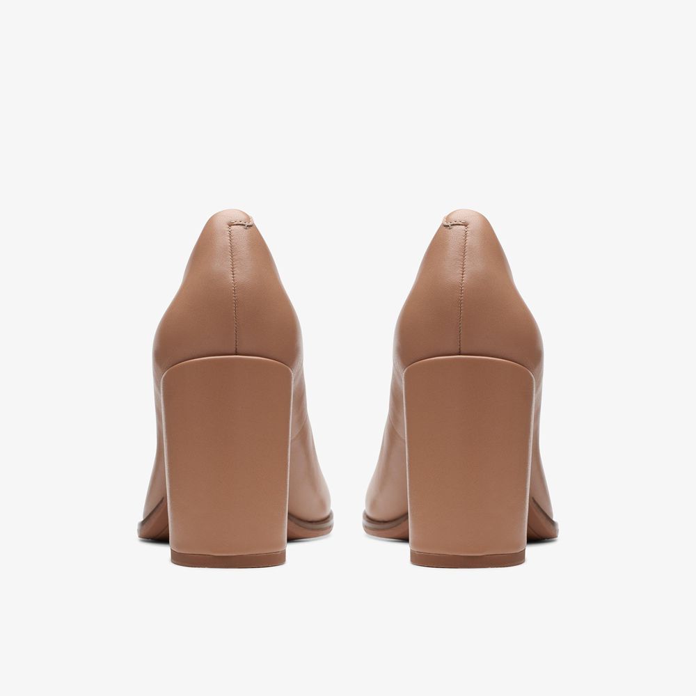 Brown Clarks Women's Freva 85 Court Pumps | 240WGNCOL