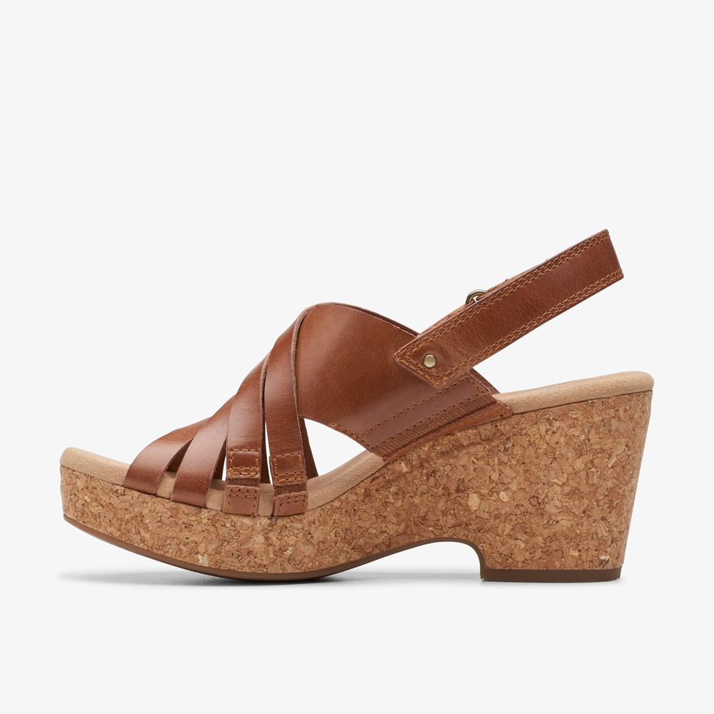 Brown Clarks Women's Giselle Ivy Wedge Sandals | 028YGQWVU