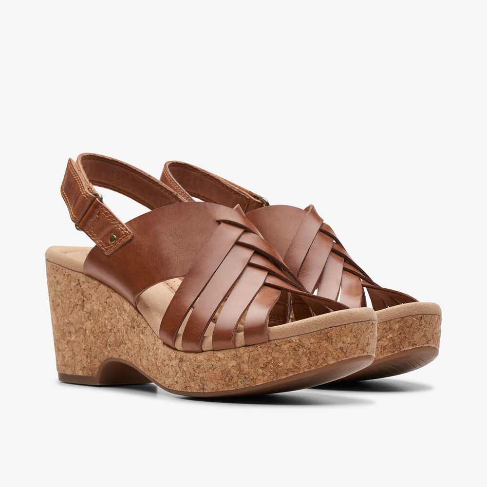 Brown Clarks Women's Giselle Ivy Wedge Sandals | 028YGQWVU