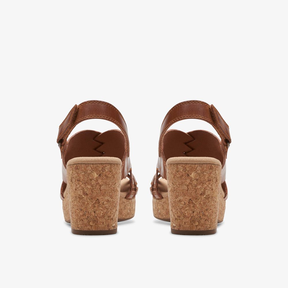 Brown Clarks Women's Giselle Ivy Wedge Sandals | 028YGQWVU