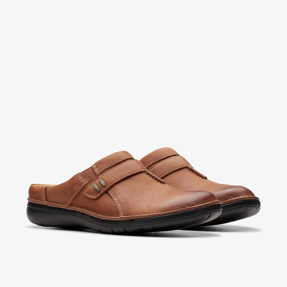 Brown Clarks Women's Un Loop Ease Mules | 106ULRWAB