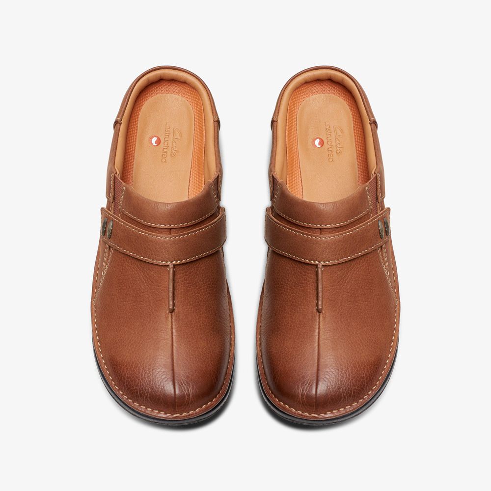 Brown Clarks Women's Un Loop Ease Mules | 106ULRWAB