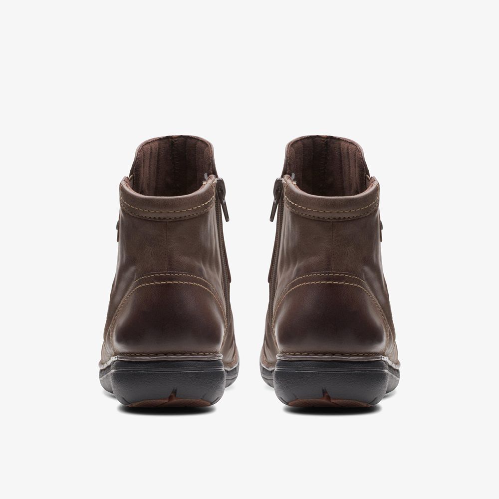 Brown Clarks Women's Un Loop Top Boots | 637ECDMHU