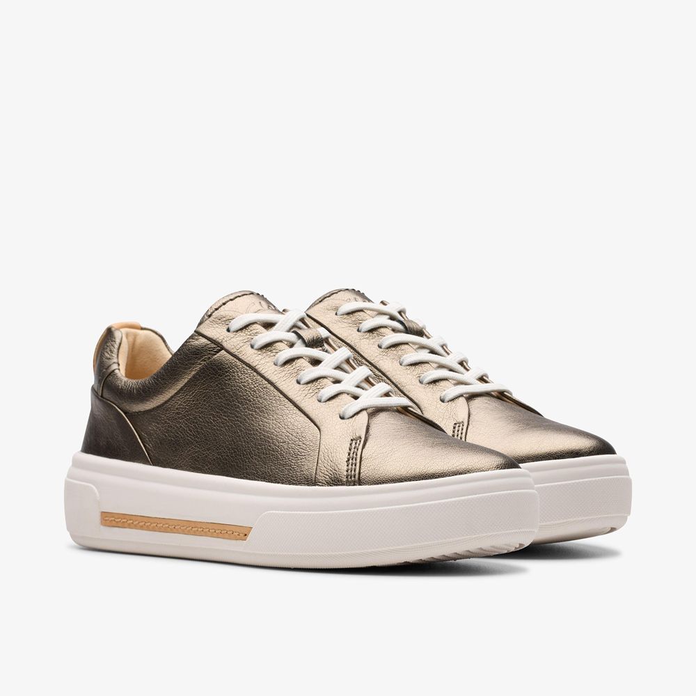 Gold Clarks Women's Hollyhock Walk Sneakers | 152WKGREV