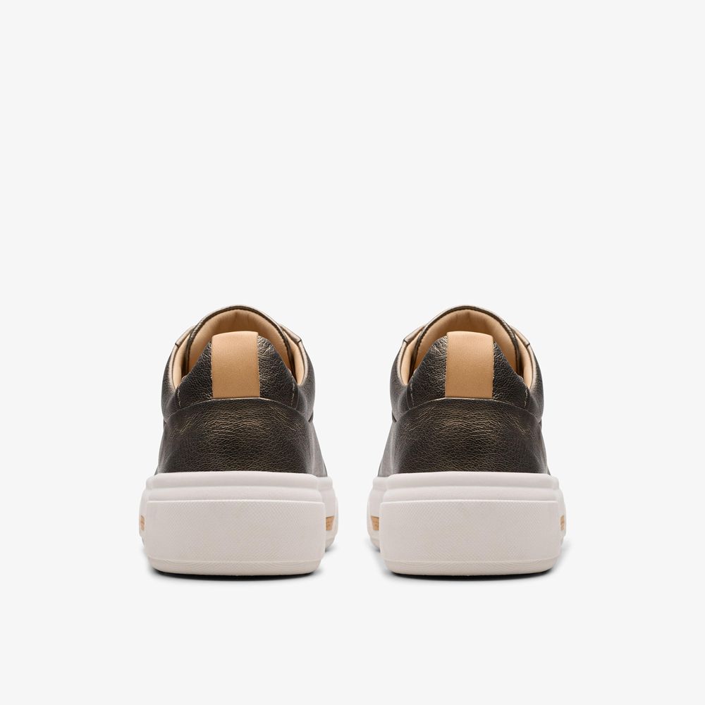 Gold Clarks Women's Hollyhock Walk Sneakers | 152WKGREV