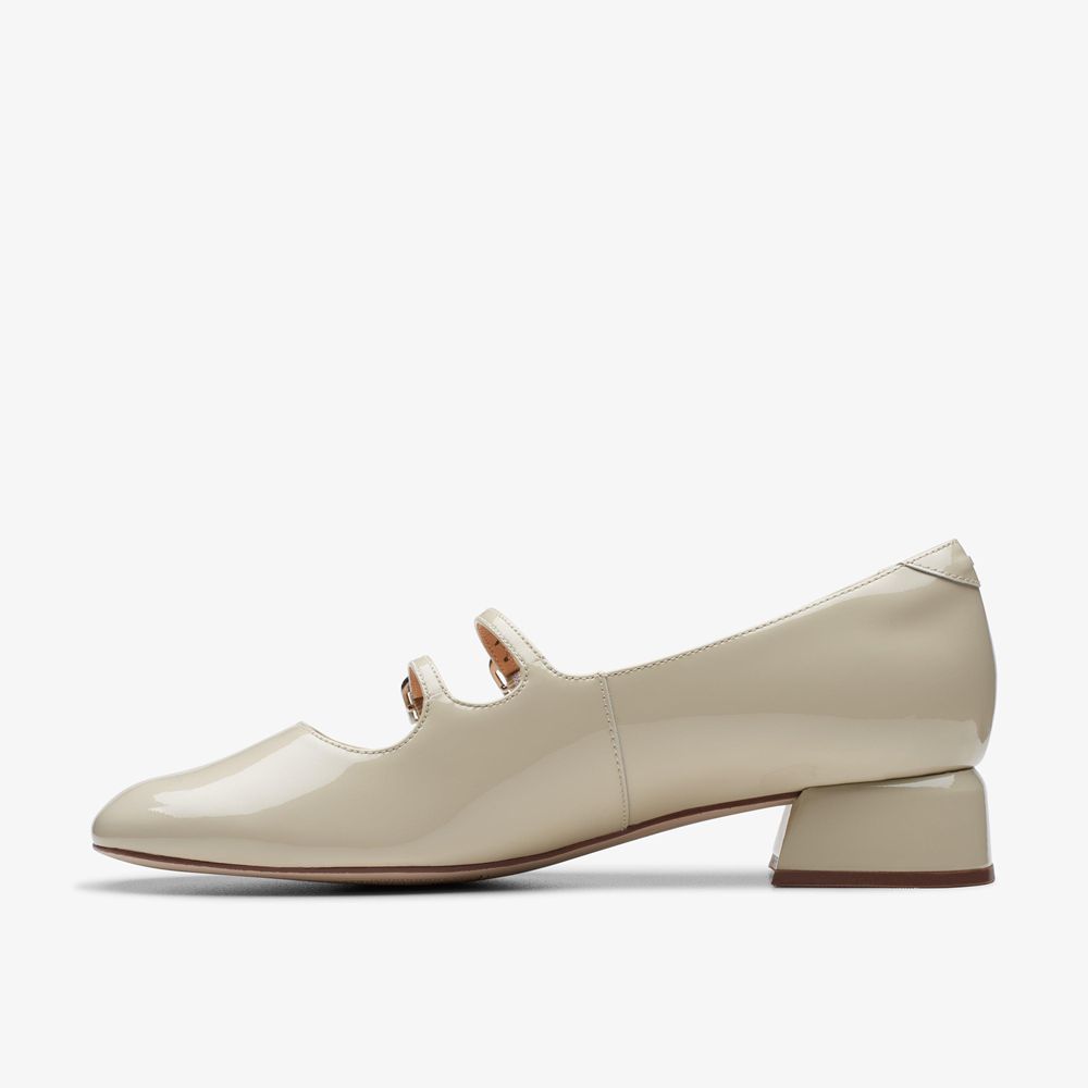 White Clarks Women's Daiss 30 Shine Pumps | 095OPWUNA