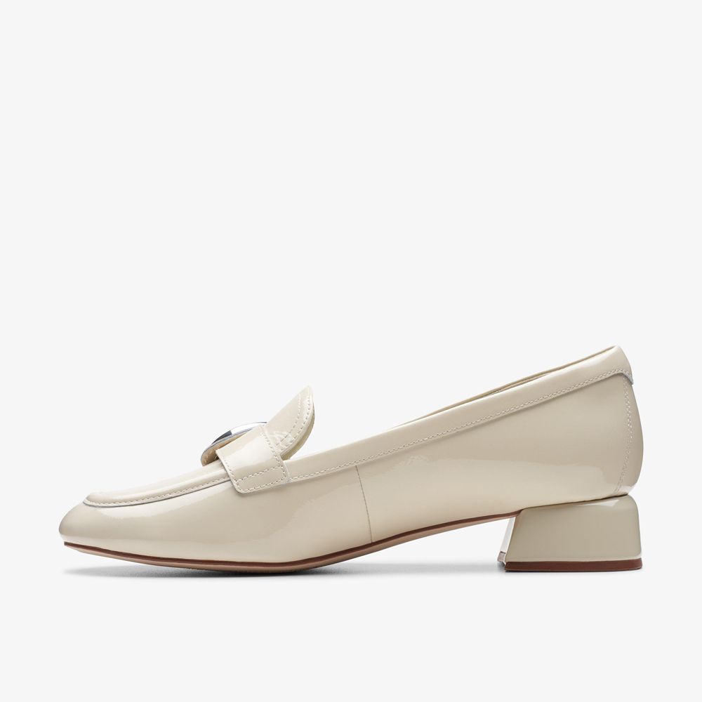 White Clarks Women's Daiss 30 Trim Pumps | 736UNBQZG